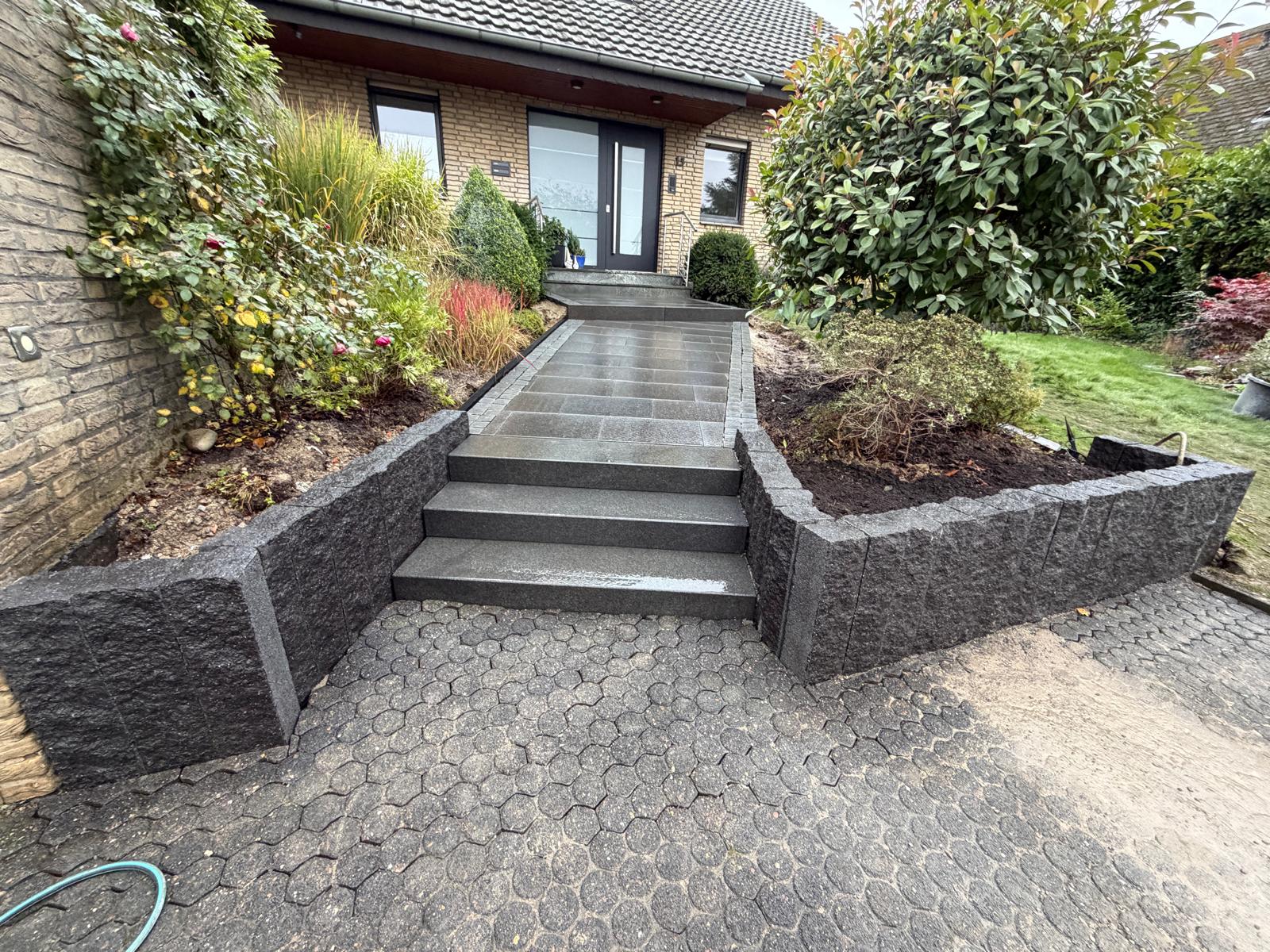 Komplette Neugestaltung des Hauseingangs